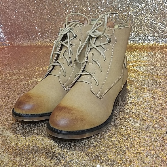 Shoe Dazzle Shoes - Shoedazzle Alberta Tan Boots
